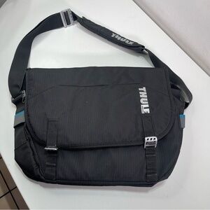 Thule Sweden 17x14'' Laptop Notebook Tablet Messenger Bag Padded Travel School